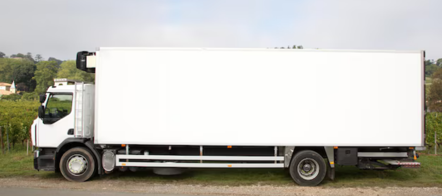 Reefer box truck
